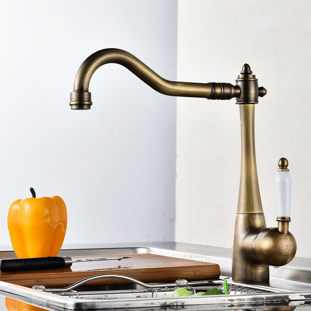 Copper Retro Mid-Century Bamboo Node Cold Hot Kitchen Faucet Balcony Sink Outdoor Freeze-Resistant Washing Machine Spout